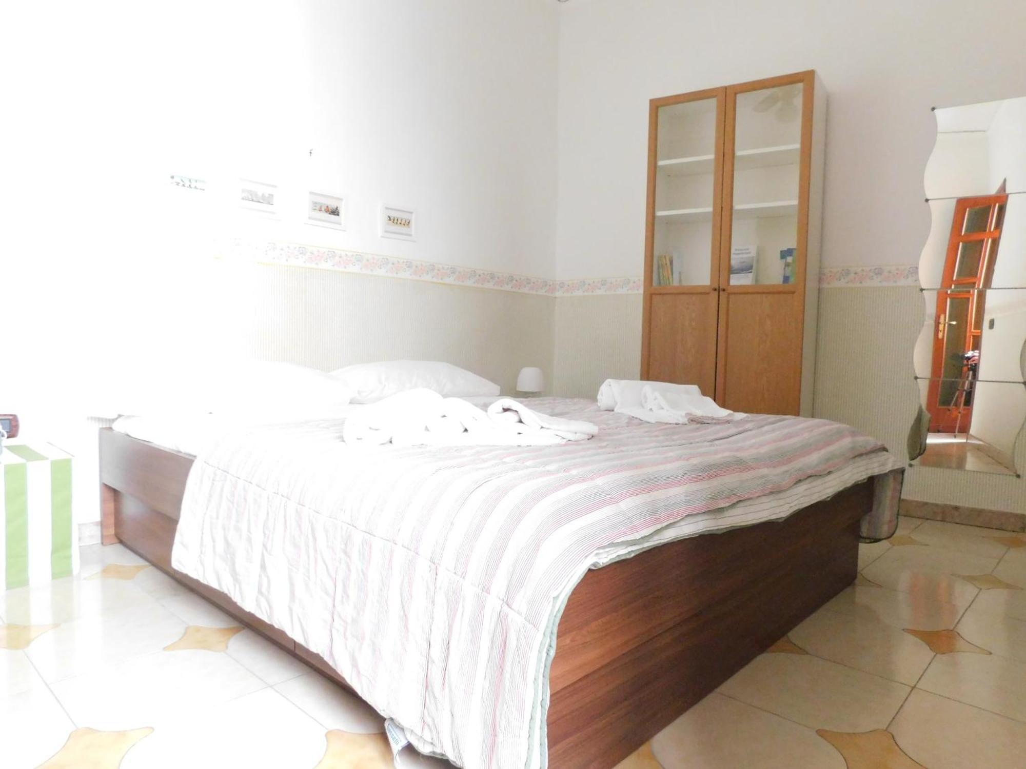 Piacevole Appartamento Chiaia Naples Exterior photo